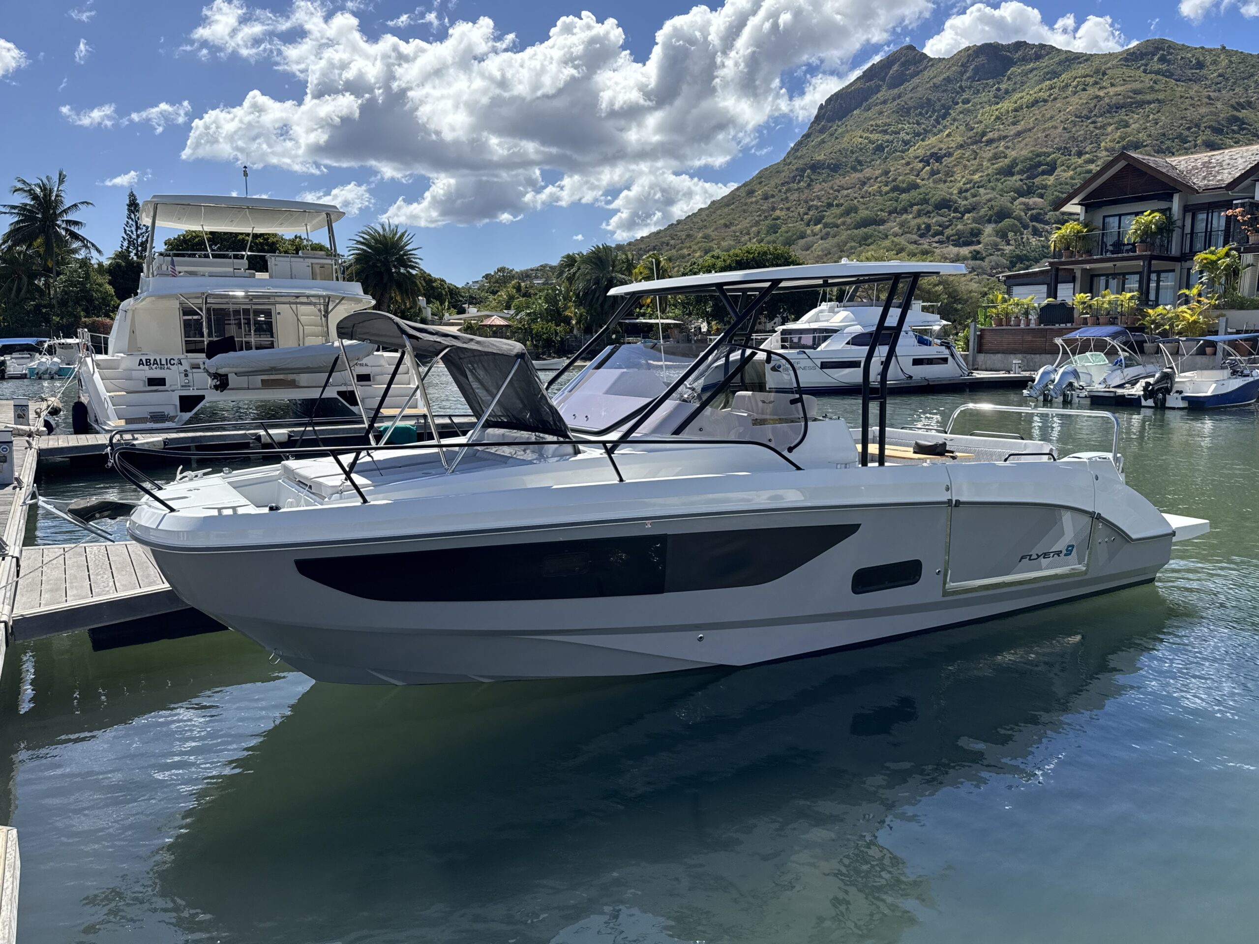 Flyer 9 SUNdeck