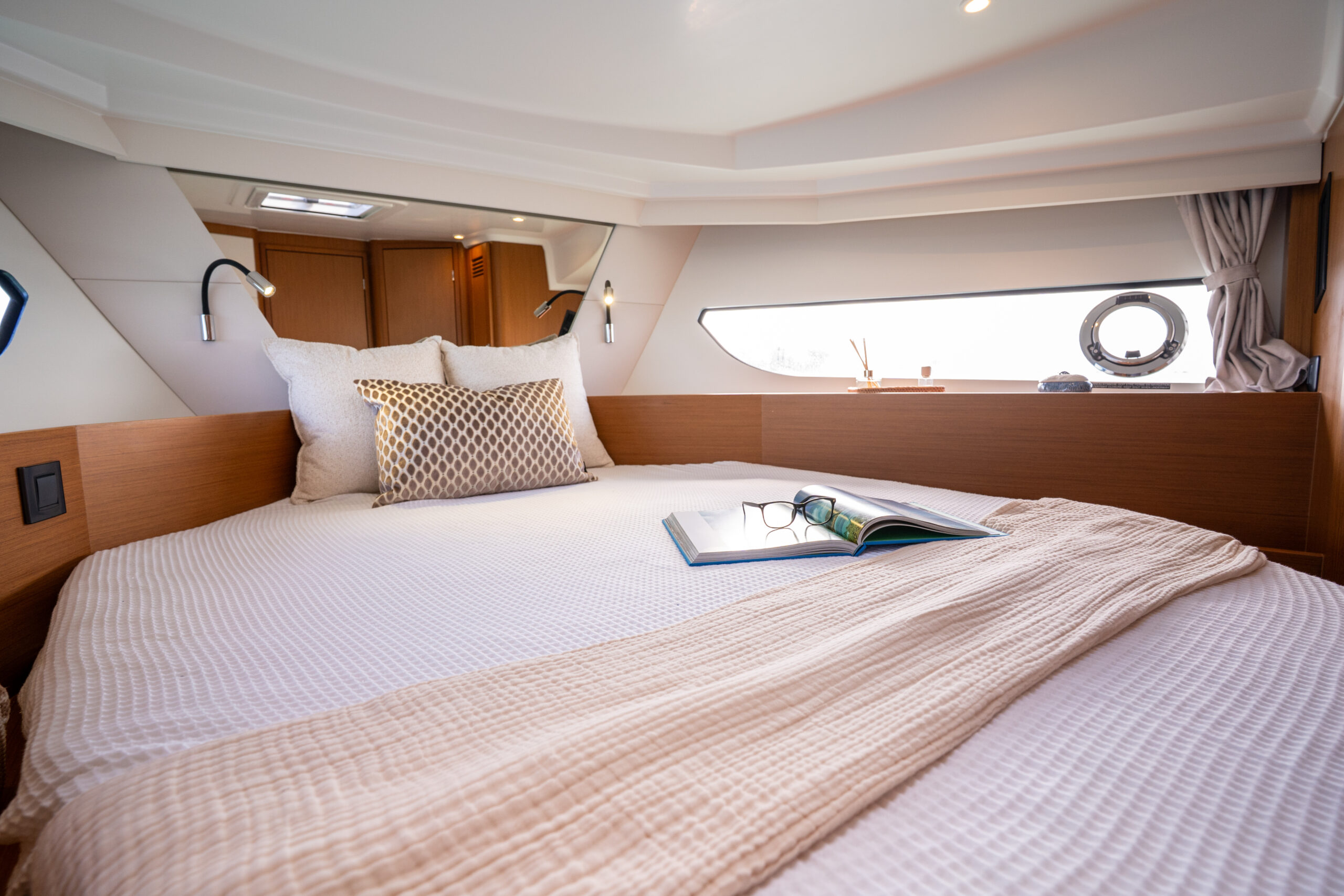Swift Trawler 37 NEW