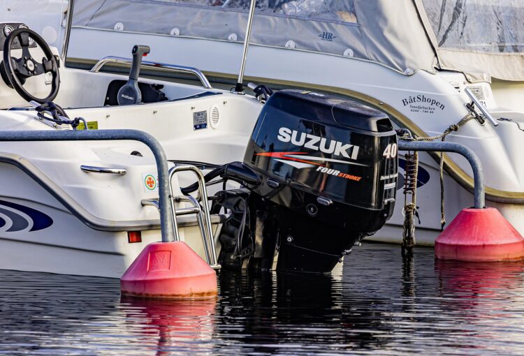 un moteur de bateau